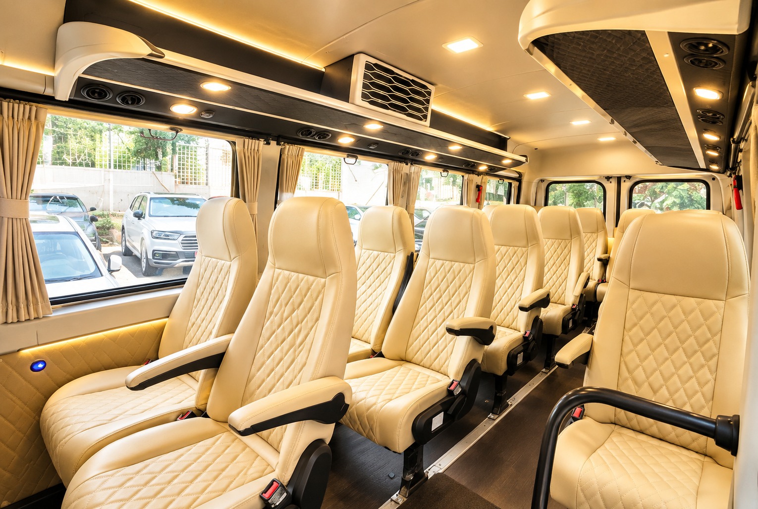 9 Seater Maharaja Urbania